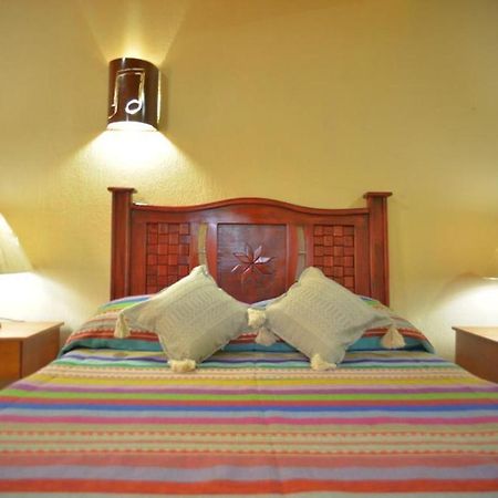 Oyo Hotel Castillo Santa Cecilia タパルパ エクステリア 写真